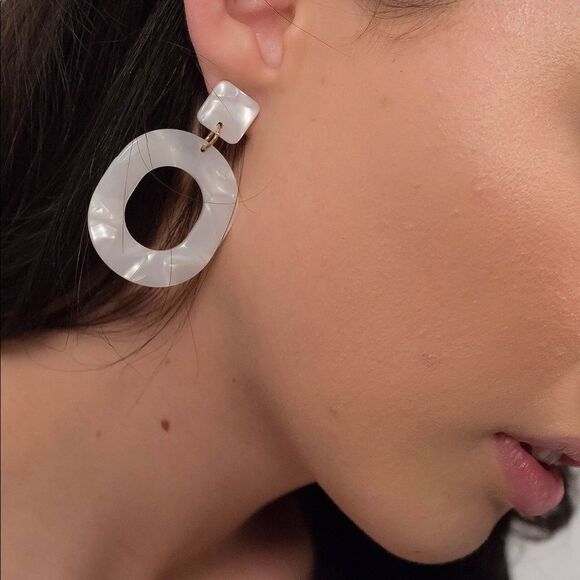 ✨2xHP✨Oval Pendant Earrings Resin Acrylic ✨ - Picture 1 of 6